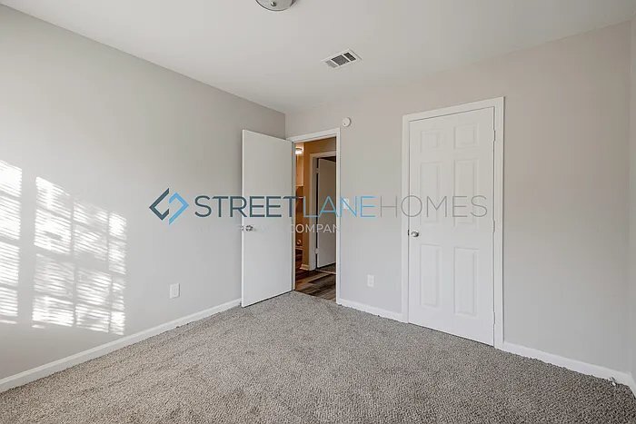 Building Photo - 3601 Dunhill Dr