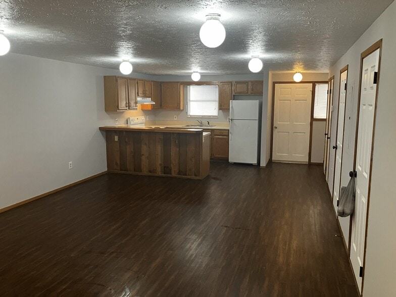 Building Photo - 4135 Dollys Dr