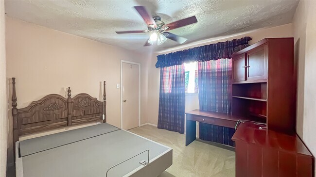 Building Photo - 9206 Hendon Ln