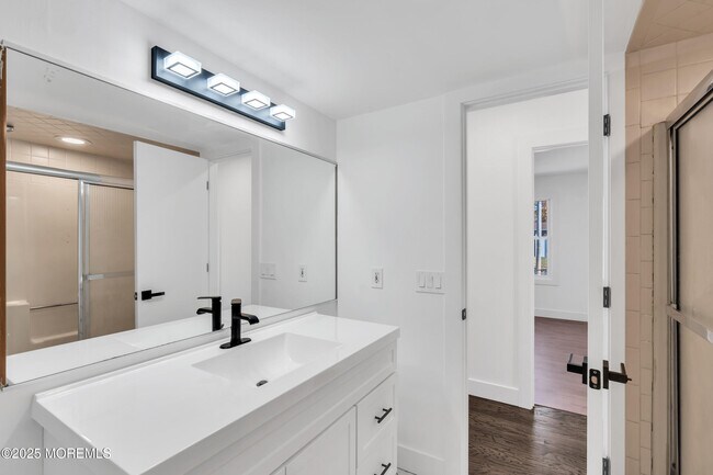 Building Photo - 526 Bradley Blvd