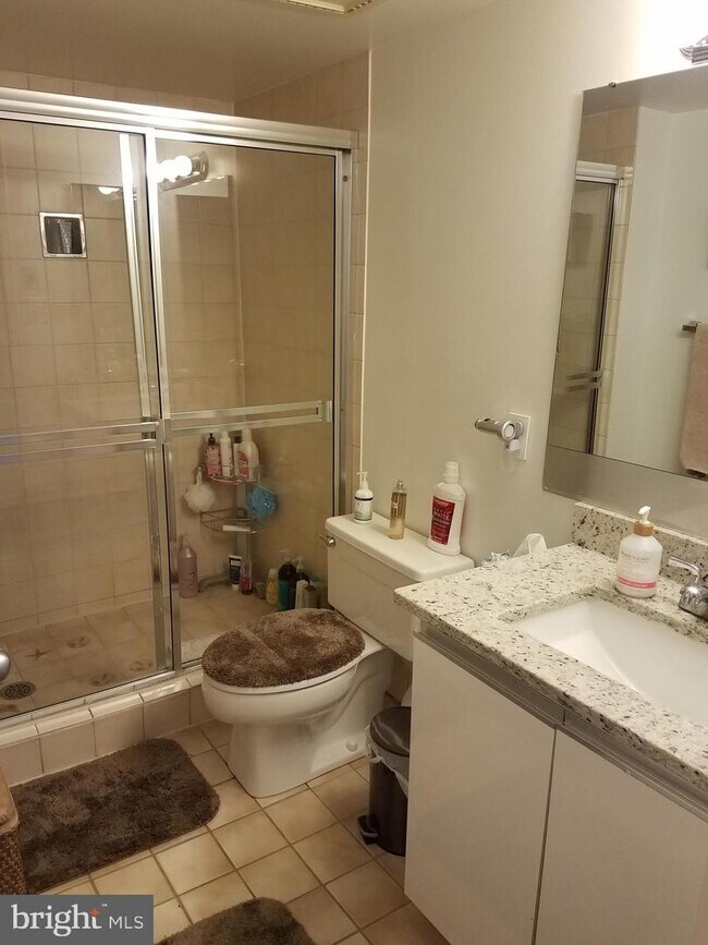 Building Photo - 1808 Old Meadow Rd