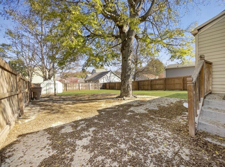 Building Photo - 6402 Frisco Ave