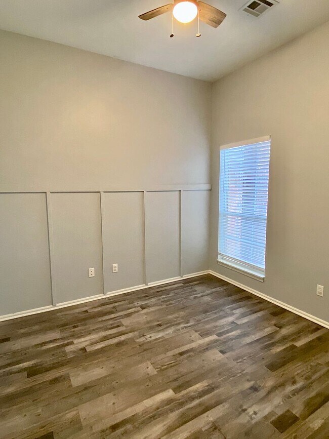 Building Photo - 4805 Stag Horn Dr