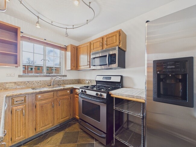 Building Photo - Gorgeous apartment near Cheesman Park!