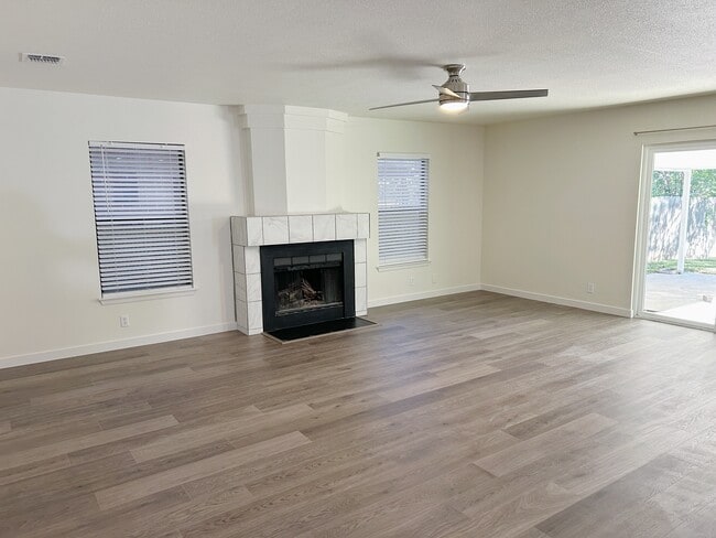 Building Photo - 16718 Stoney Glade