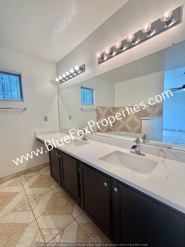 Building Photo - 8552 N Winchester Creek Dr