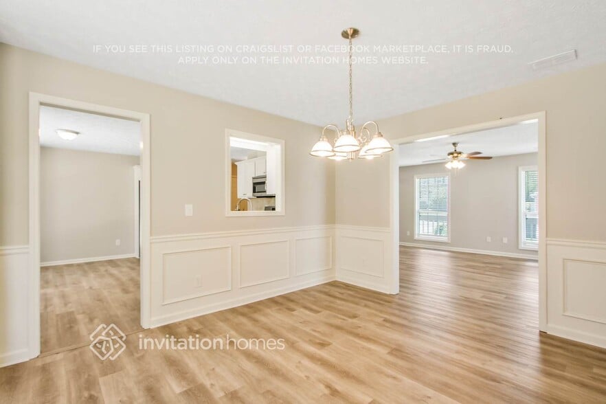 Building Photo - 3272 Summit Glen Dr