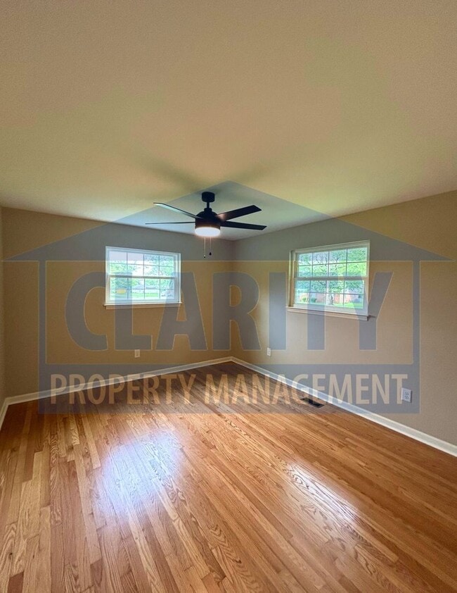 Building Photo - Updated ranch-style home in great neighbor...