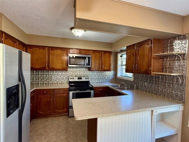 Building Photo - 1501 Stacey St