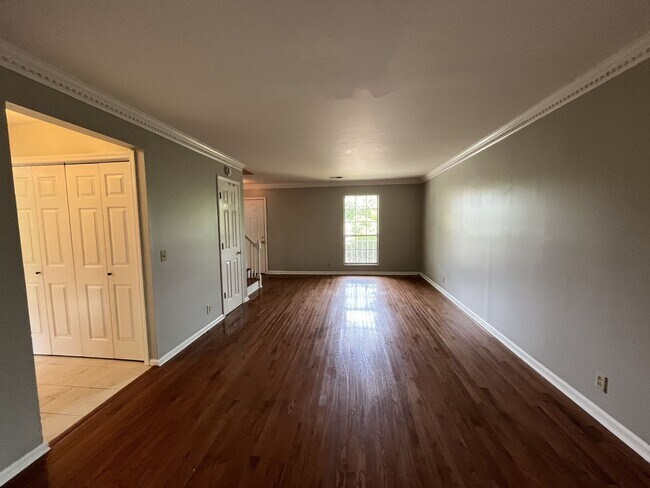 Building Photo - Charming Cul-de-Sac Home with Porch Swing ...