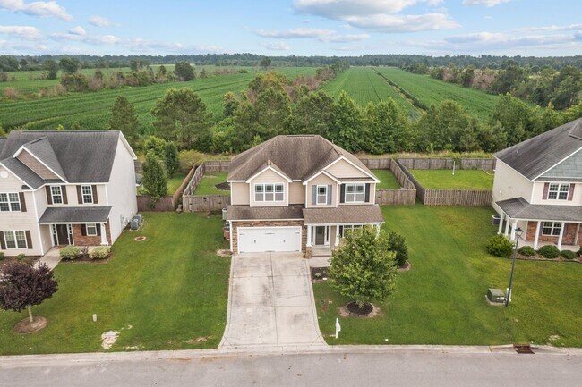 Building Photo - 4 Bedroom Home in Carolina Plantations!