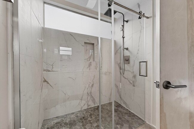 Building Photo - 705 Alcalde Pl SW