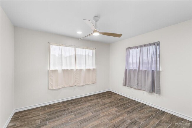 Building Photo - 211 Gastel Cir
