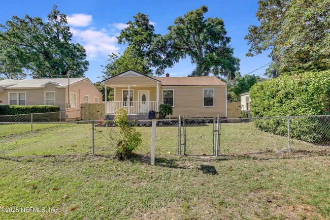 Building Photo - 5246 Sunderland Rd