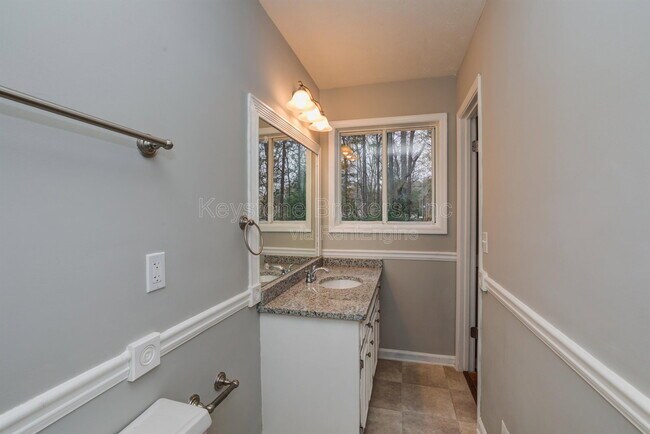 Building Photo - 2700 Creekview Point NW