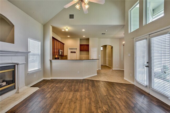 Building Photo - 1701 Kennessaw Dr