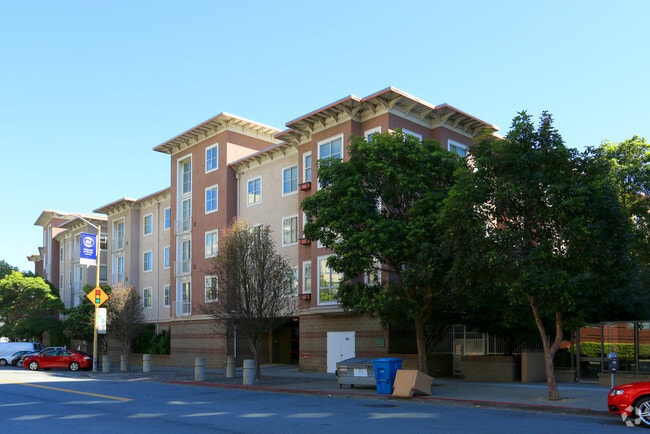 Building Photo - Steamboat Point Apartments