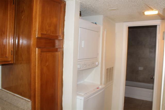 Building Photo - 9809 Walnut St