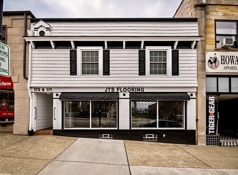 Building Photo - 171 1/2 Lincoln Way E