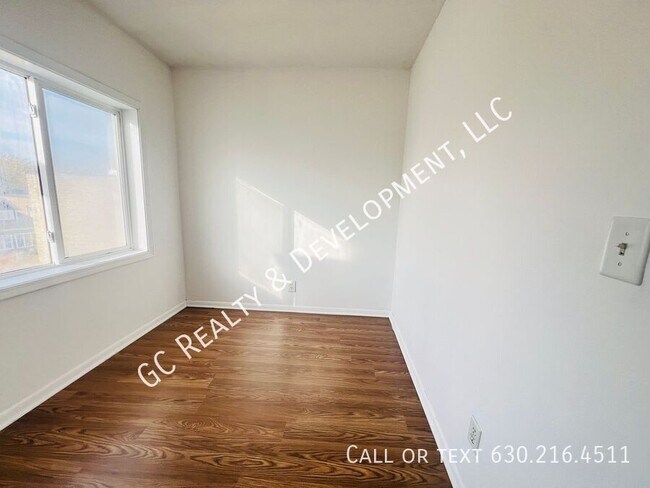 Building Photo - 6124 S Whipple St