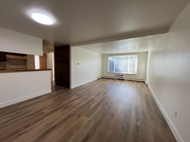 Building Photo - Robertson1005 (KC-JF)