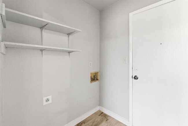 Building Photo - 7505 St Amant Pl