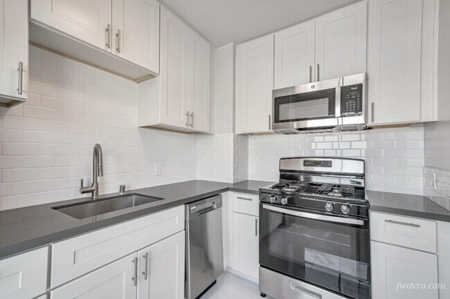 Building Photo - 80 Terra Vista Ave