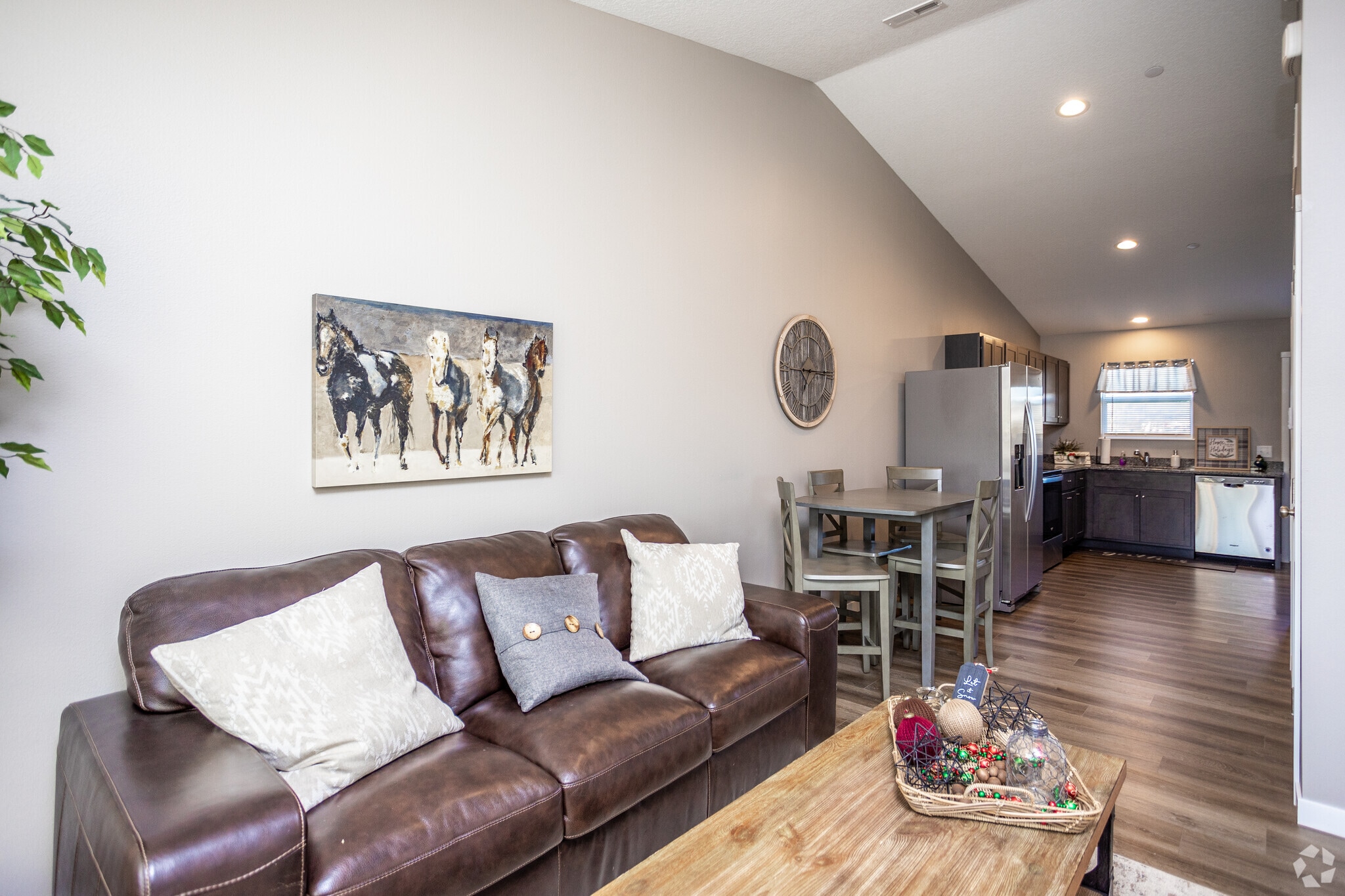 Valley Bluff Townhomes 2575 Gate Dr Clinton IA 52732 Apartment Finder