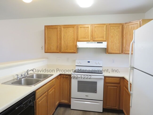 Building Photo - Great 3 Bedroom Condo the Briargate Area