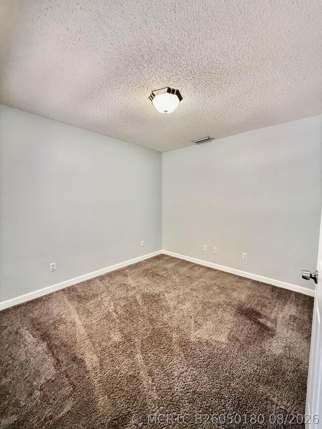 Building Photo - 5707 Silver Oak Dr