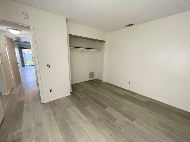 Building Photo - Scandia Pines Condo- Great Amenities!!
