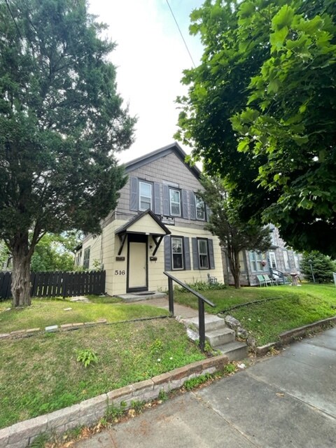 Primary Photo - 516 S Water St