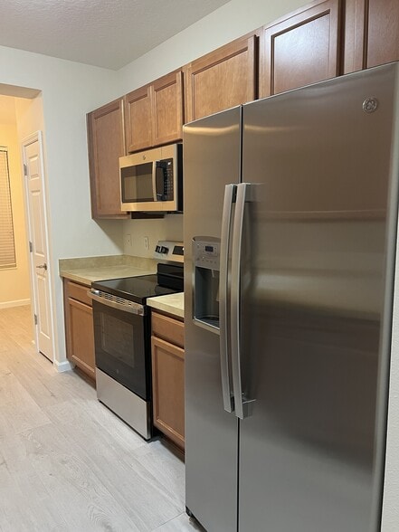 Building Photo - 2128 River Turia Cir