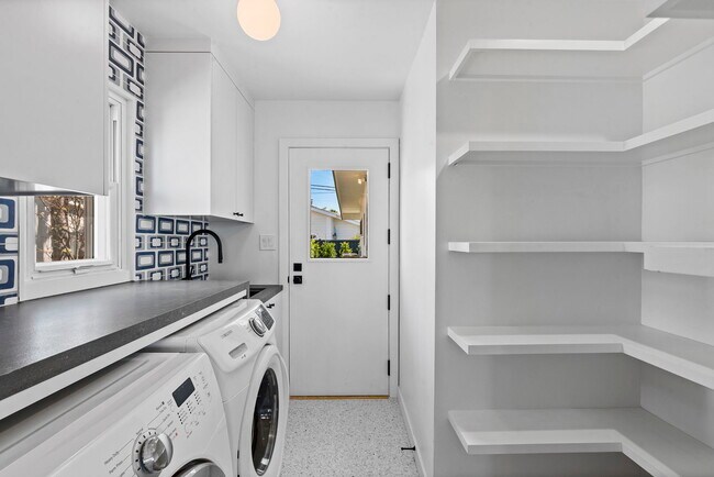 Building Photo - 7512 Rindge Ave