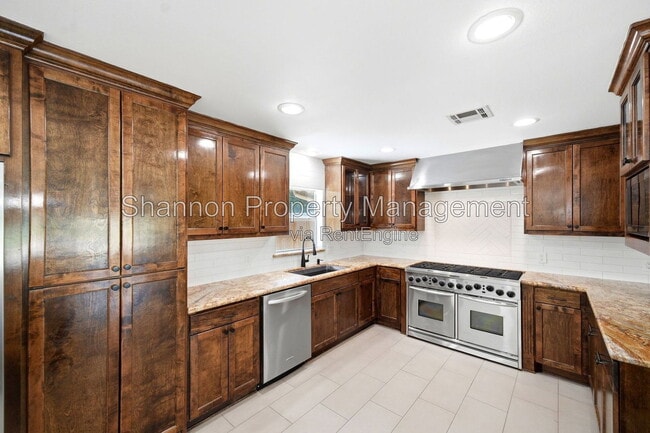 Building Photo - 2602 Tannehill Dr