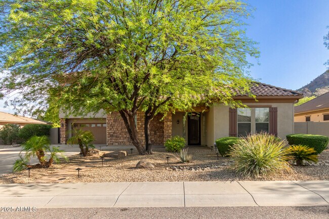 Building Photo - 5811 W Bonanza Ln