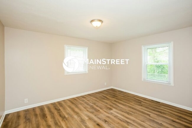 Building Photo - 4 Bedroom Pet-Friendly Home in INDIANAPOLI...