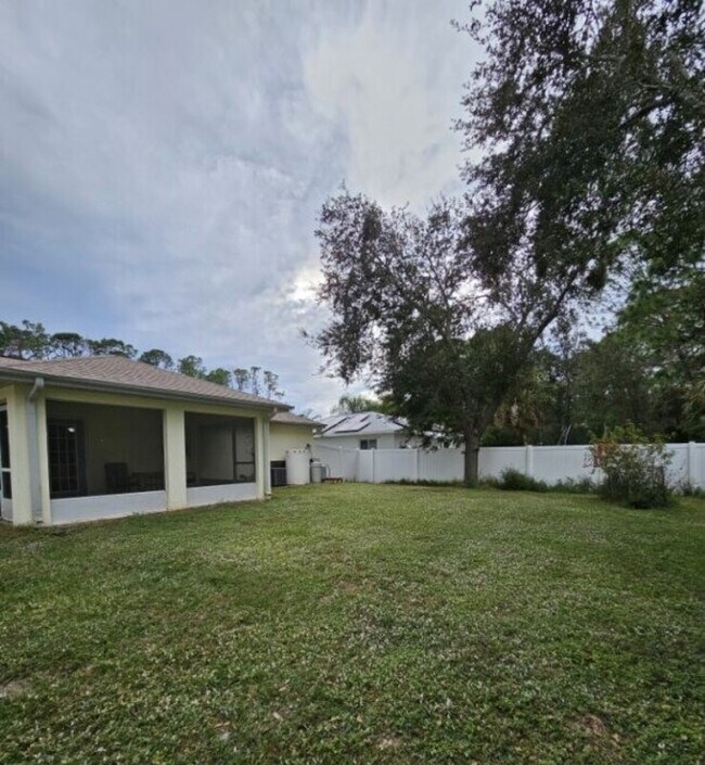 Building Photo - 3616 Spinner Ave