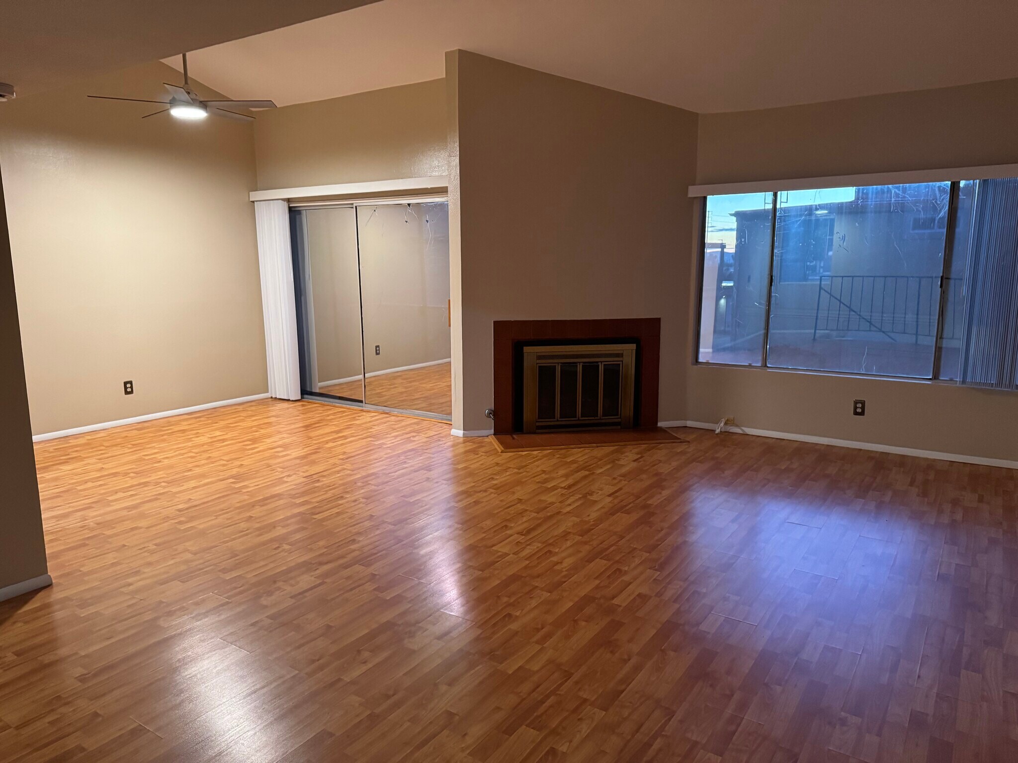 Building Photo - 9381 Shadowood Dr