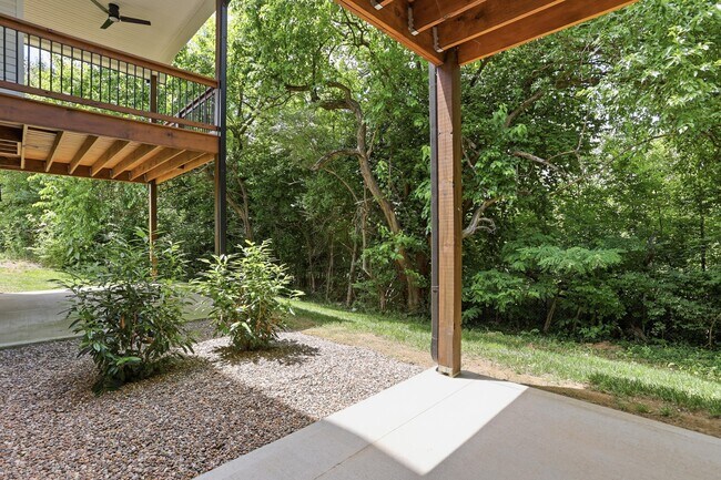 Building Photo - 238 Sugartree Ln