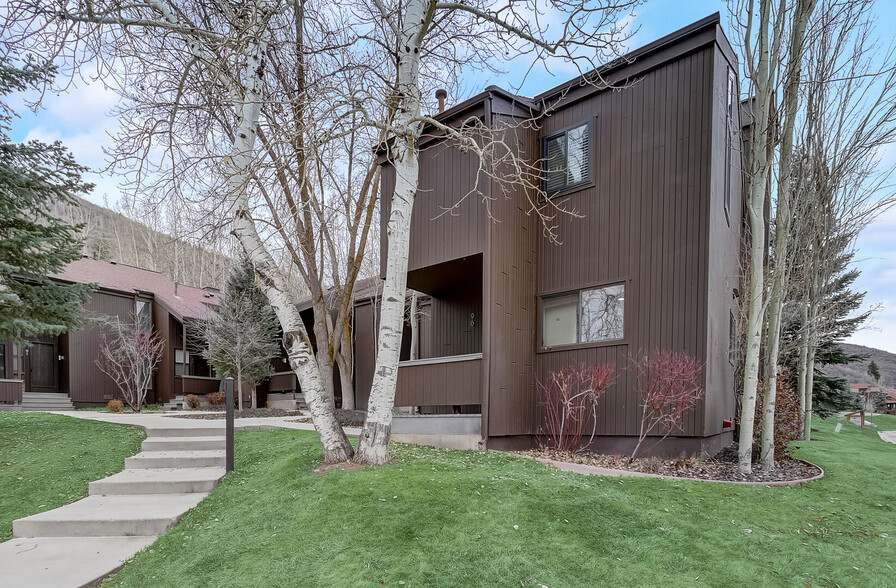 Building Photo - 1583 Three Kings Dr