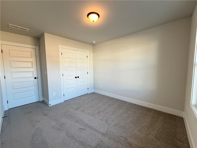 Building Photo - 106 Charlie Wy