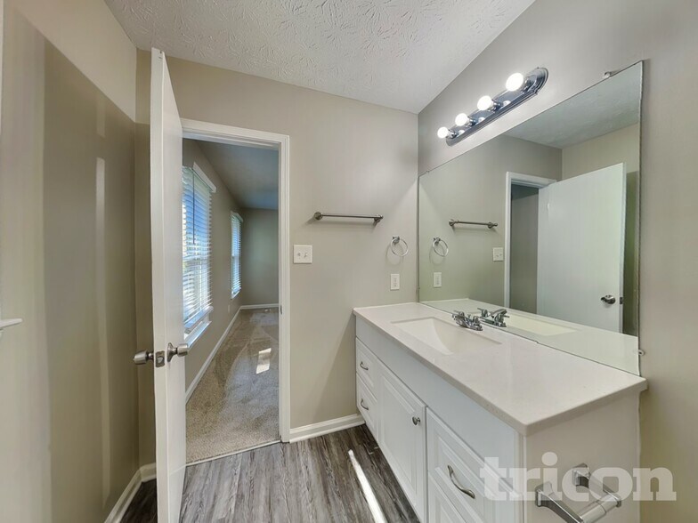 Building Photo - 355 Paula Ct