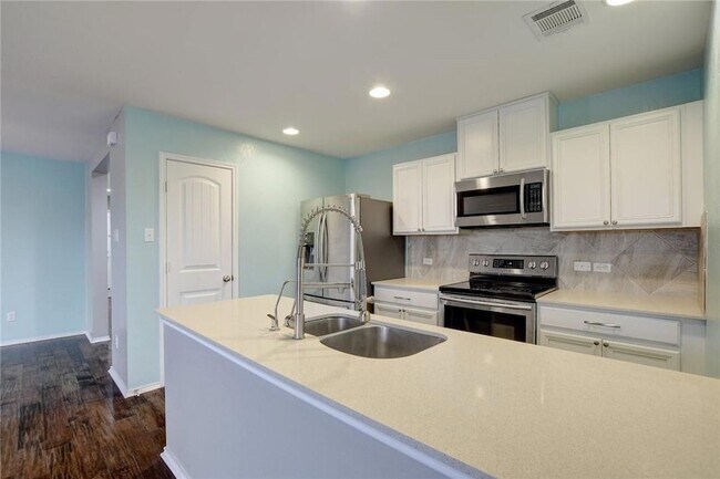 Building Photo - 261 New Bridge Dr