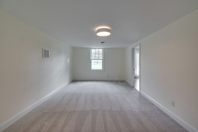 Building Photo - 2312 Modena Dr