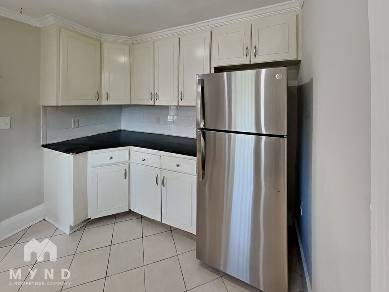 Building Photo - 1337 S Hairston Rd