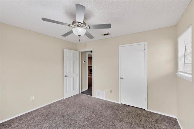 Building Photo - 2407 Meadow Creek Dr