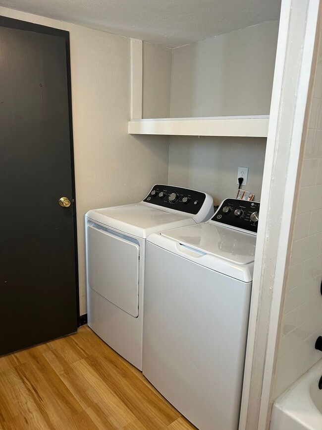 Building Photo - Spacious 3-Bedroom Home for Rent in Evergr...