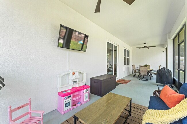 Building Photo - 3/2, fully fenced single family home in NW...