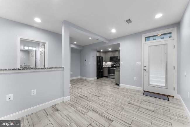 Building Photo - 1416 Meridian Pl NW